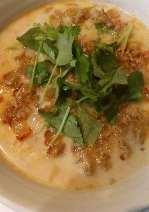 A picture of Dan Dan Noodles with Rich Soup.