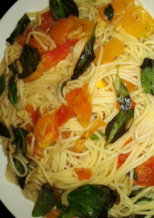 A picture of tomato basil pasta.