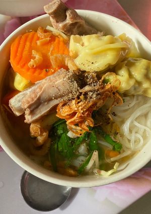 Hình của món Hủ tiếu hoành thánh.
