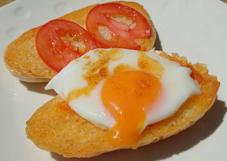 Simple Way to Make Homemade Poached Egg Breakfast
