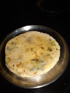 स्टफ़िंग राइस फ्लोर पराठा (Stuffing rice flour paratha recipe in hindi) रेसिपी मुख्य फोटो