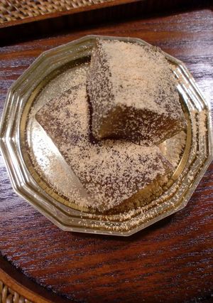 A picture of Chewy-Thick and Genuine Warabi Mochi.
