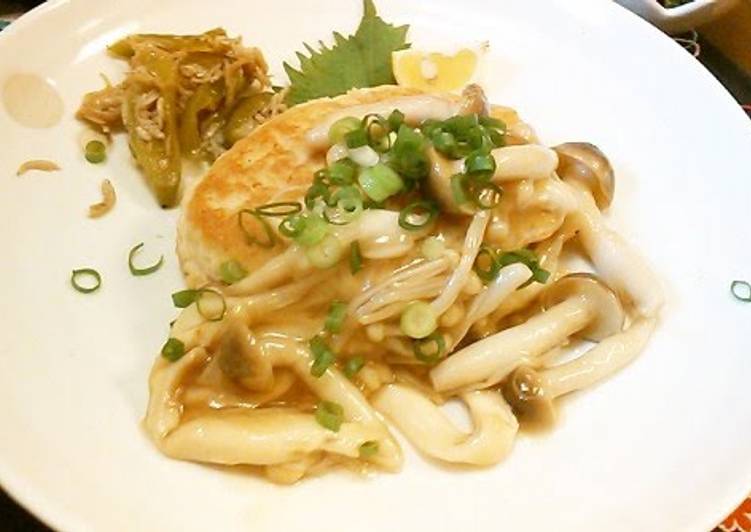 Recipe of Homemade Tofu and Chicken Burger Japanese-style Mushroom Ankake