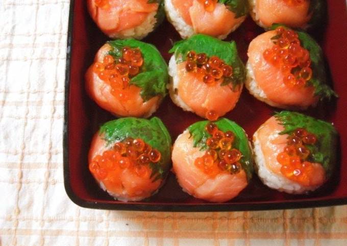Salmon &amp; Ikura Salmon Roe Temari Sushi