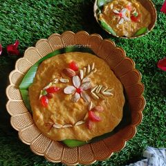 A picture of Zafrani Shimoier Payesh (Saffron Vermicelli Kheer).