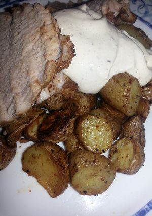 A picture of Tinas Tenderloin & Potatoes with Dipping Sauce.