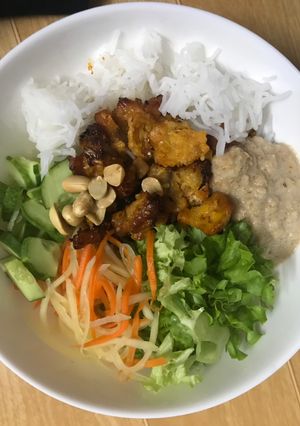 Hình của món Bún thịt nướng.