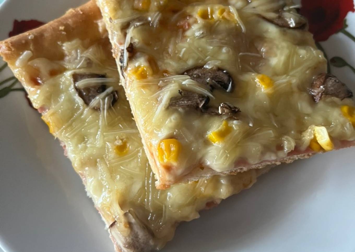 Pizza with cheese edges