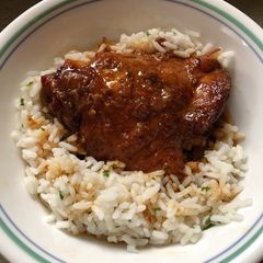 A picture of Crock Pot Spicy Honey Chicken.