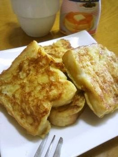 A picture of French Toast.