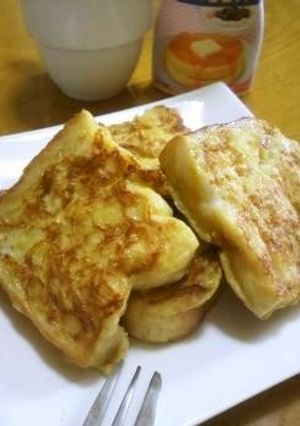 A picture of French Toast.