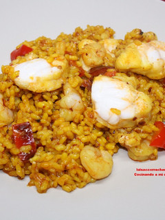Una foto de Arroz con rape y gambitas