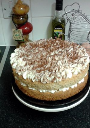 A picture of white chocolate truffle cake.