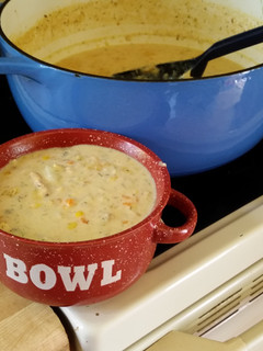 A picture of Kv salmon chowder.