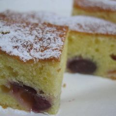 A picture of Limited-Season Sweet Cherry Cake.