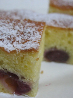 A picture of Limited-Season Sweet Cherry Cake.