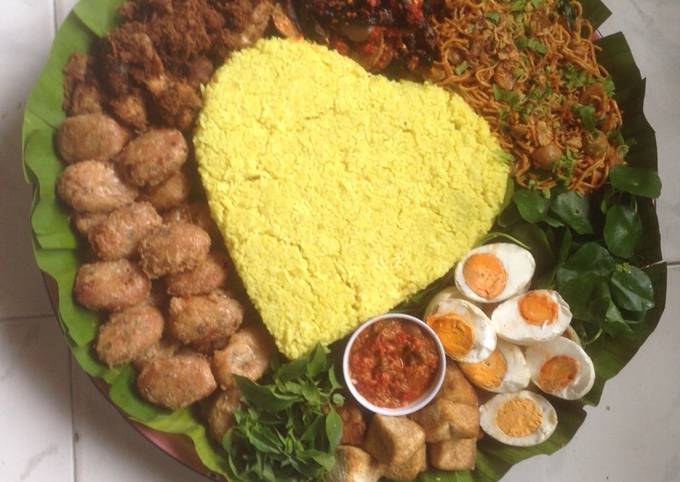 Resep Nasi Kuning Simple Oleh Mommy Nya Anak2 - Cookpad