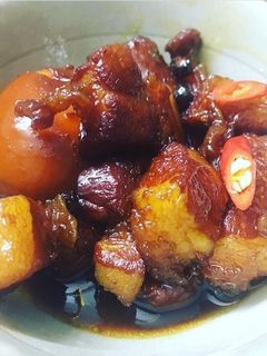 Hình của món Thịt kho nước dừa.