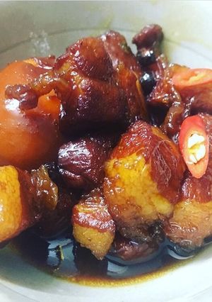 Hình của món Thịt kho nước dừa.