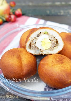 Hình của món Bánh Bao Xá Xíu Chiên.