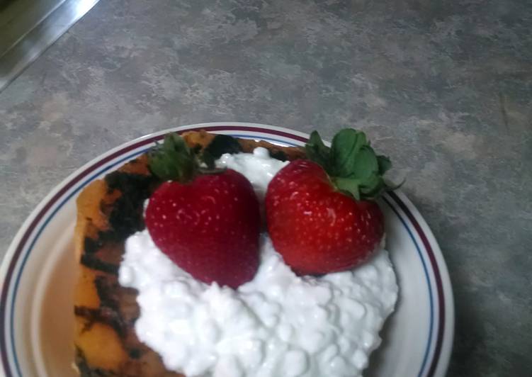 Grilled Cantaloup with cottage cheese