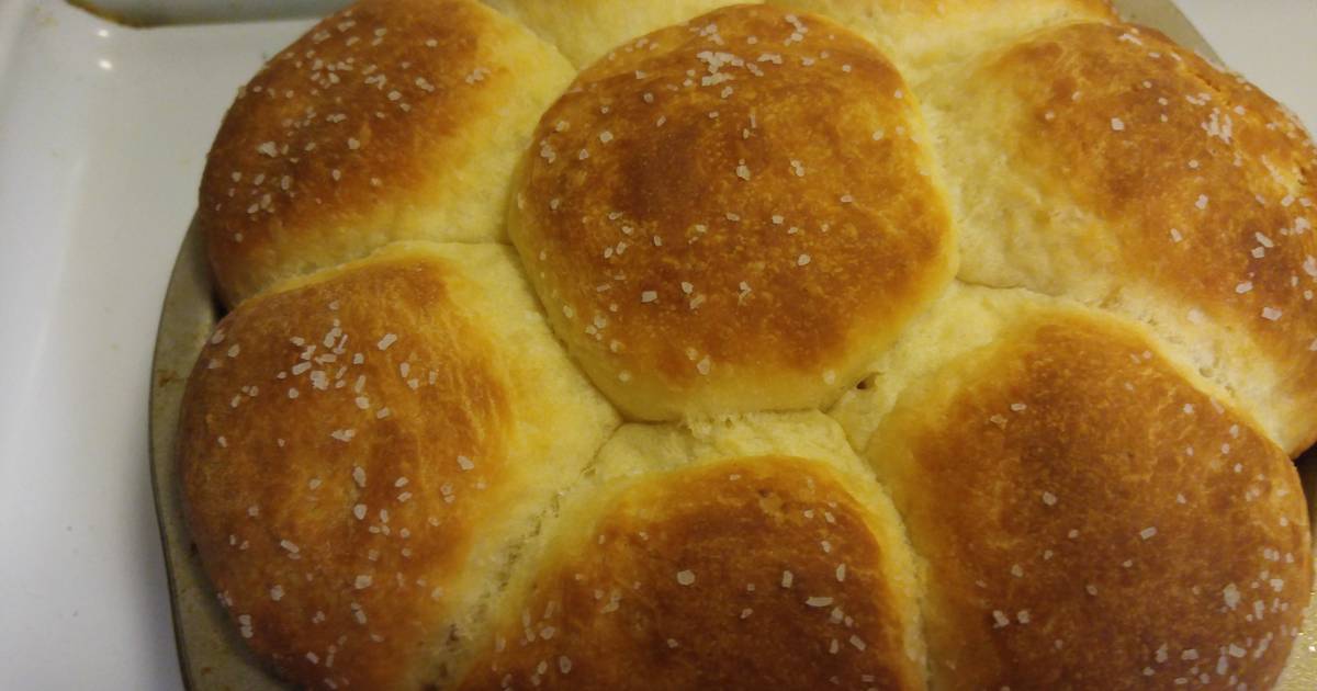 Simple dinner rolls Recipe by shaethelioness Cookpad