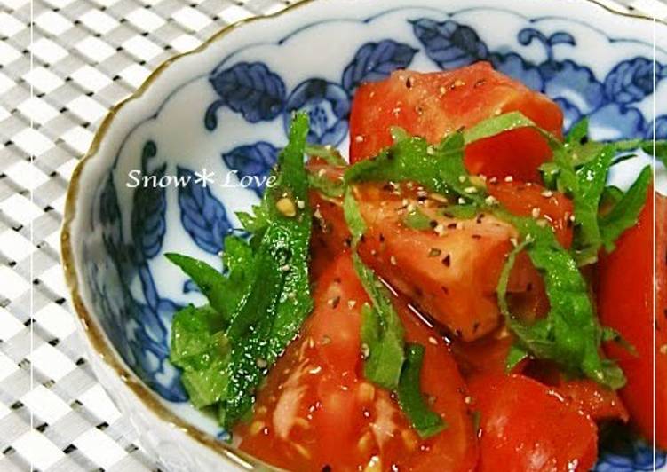 Steps to Prepare Super Quick Homemade Tomato and Shiso Salad Dressed with Ponzu