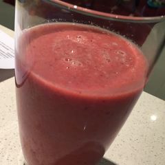 A picture of Banana Berry "green" Smoothie.