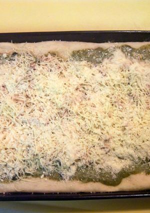A picture of Chicky's Chicken Pesto Pizza.