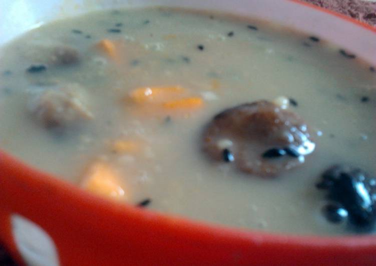 Recipe of Perfect SOYA BALLS OATS SOUP.