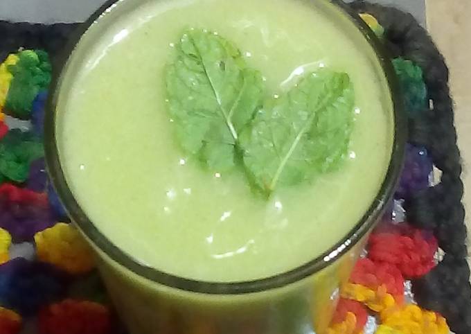 Raw Mango Smoothie Refreshing in summer