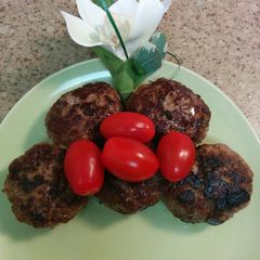 A picture of Russian Meatballs (Kotleti).