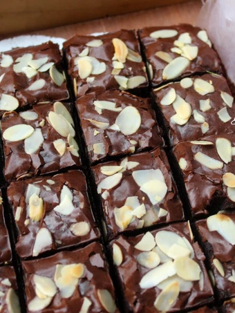 Langkah Gampang Membikin Resep Fudgy &amp; Shiny Crust Brownies Selai Coklat | Tanpa DCC yang Bisa Manjain Lidah Anti Ribet, Bikin Ngiler