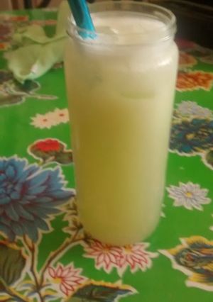A picture of Agua de pepino.