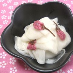 A picture of Sweet and Sour Pickled Sakura and Turnip for Cherry Blossom Viewing Bento.