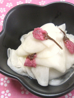 A picture of Sweet and Sour Pickled Sakura and Turnip for Cherry Blossom Viewing Bento.