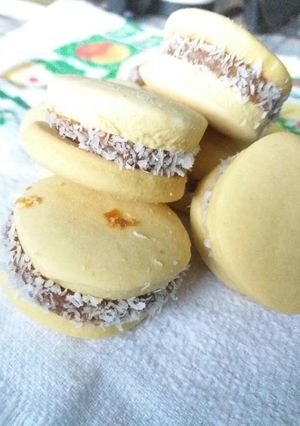 Una foto de Alfajorcitos de maicena FÁCIL Y RICO❣