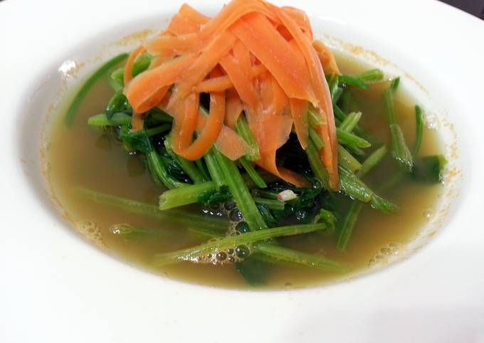 Simple Way to Prepare Award-winning Spinach And Carrot In Shrimp Broth
