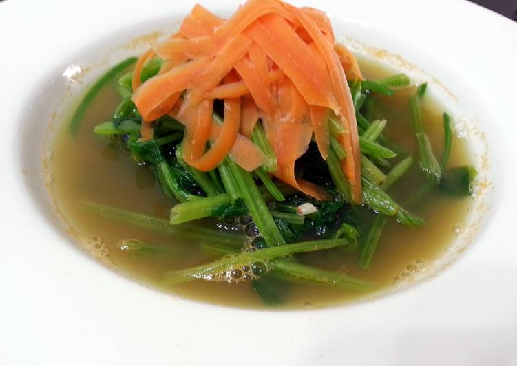 Steps to Make Award-winning Spinach And Carrot In Shrimp Broth