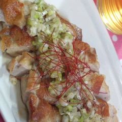A picture of Easy Chicken Thigh with Salty Onion Sauce.