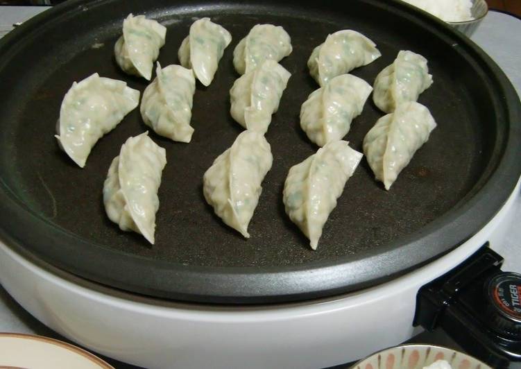 Steps to Prepare Speedy Our Family&#39;s Delicious Gyoza