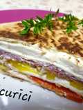 Triunghi de tortilla umplut