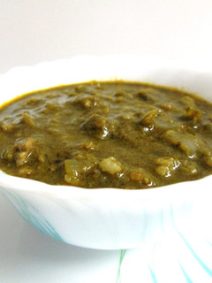 A picture of Kheema palak/ Minced meat and spinach gravy.