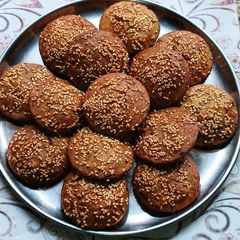 A picture of Millet Flour Pudina and Bottle Gourd Vada.