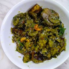 A picture of Papdi nu Undhiyu.