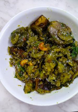 A picture of Papdi nu Undhiyu.