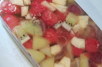 Langkah Mudah untuk Membuat Puding buah dan matcha 2 lapis Bunda Pasti Bisa