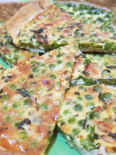 Una foto de Quiche de Jamón con menta y guisantes