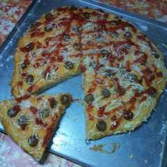 A picture of Pizza Simple,,Kilat No Ulen Anti Gagal 😘😘😘.