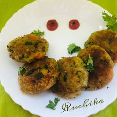 A picture of Vermicili vegetable cutlets.